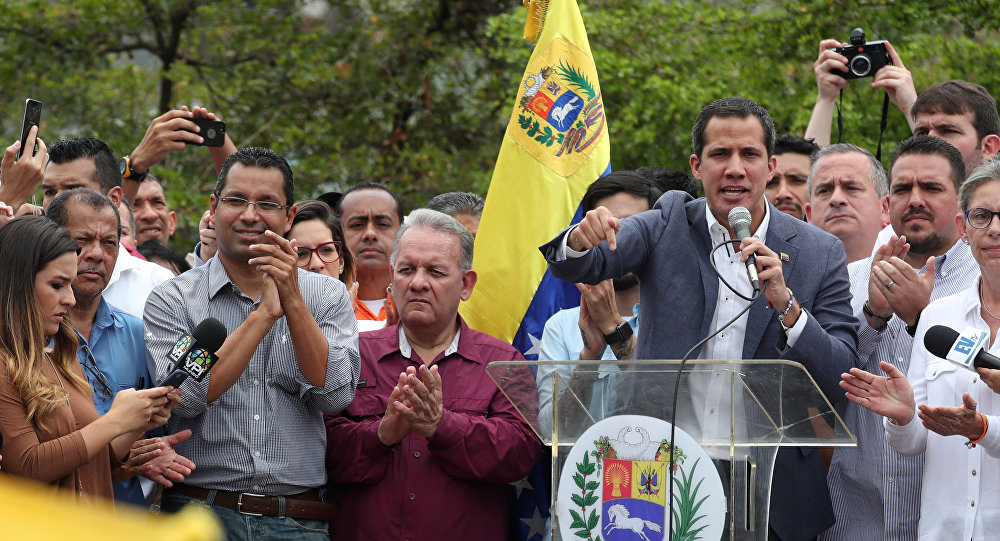 غوايدو يلمح إلى التدخل العسكري الأميركي في فنزويلا
