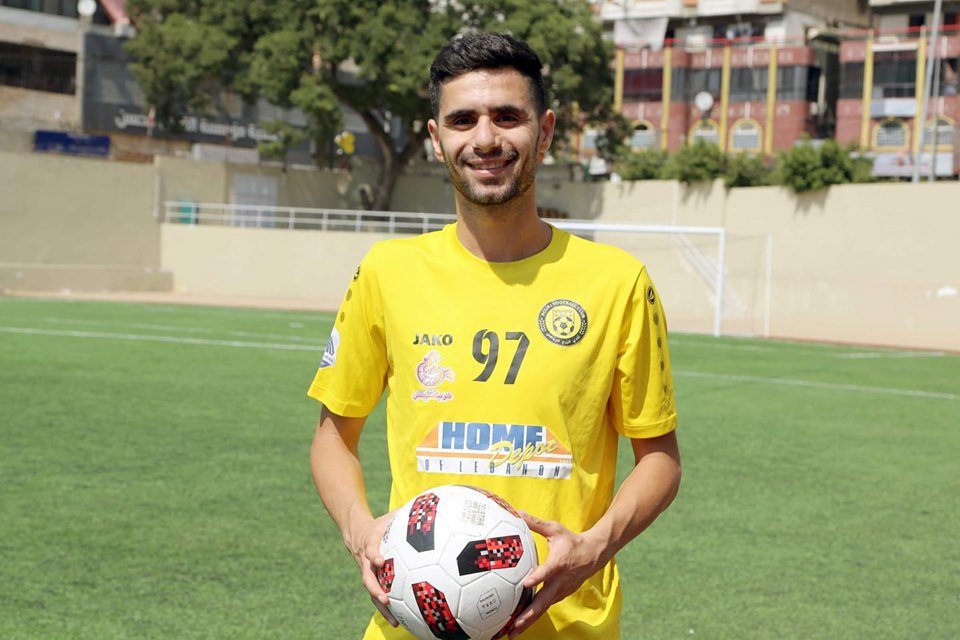 اللاعب عبد الفتاح عاشور وقّع على كشوفات نادي البرج الرياضي