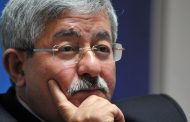إيداع رئيس الوزراء الجزائري السابق أحمد أويحيى السجن بتهم فساد