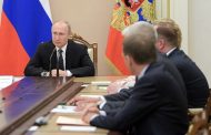 بوتين يبحث مع مجلس الأمن الروسي العلاقات مع أوكرانيا في ضوء مكالمته مع زيلينسكي