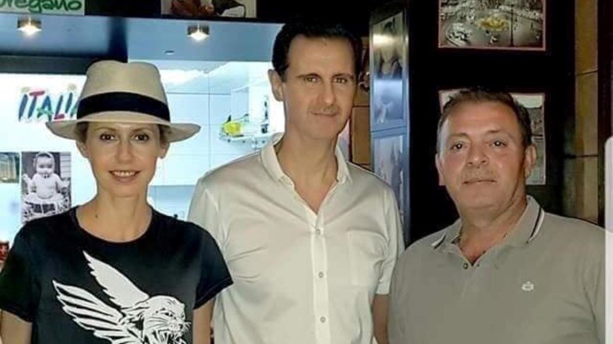 الأسد برفقة عائلته في أحد المطاعم وسط دمشق