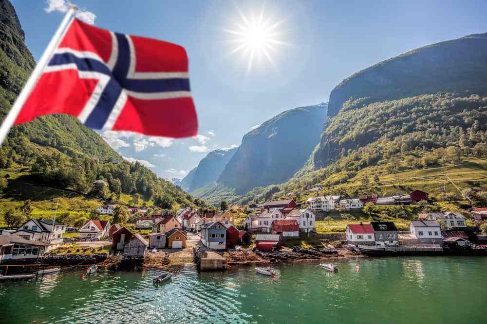 النرويج تسجل 50 إصابة بالمتحور “أوميكرون” في أوسلو