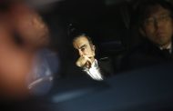 مذكرة توقيف دولية للقبض على كارلوس غصن