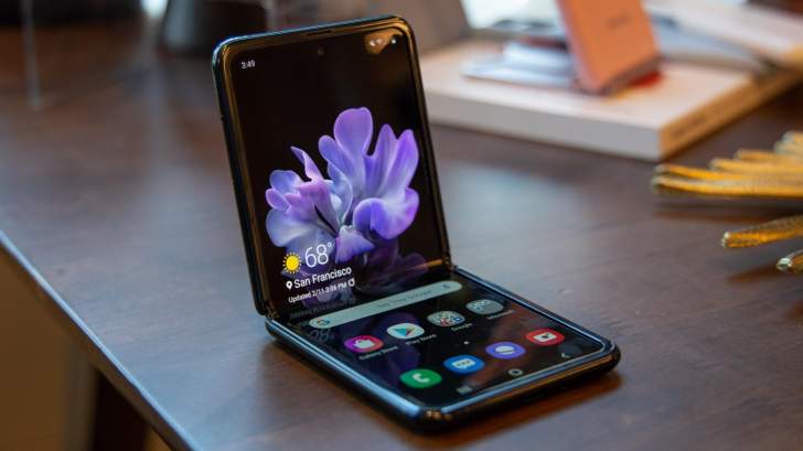ما هي ميزات هاتف سامسونغ الجديد Galaxy Z Flip؟