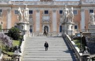 إيطاليا تسجل 542 وفاة جديدة بفيروس كورونا في تراجع للارتفاع اليومي