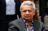 رئيس الإكوادور يخفض مرتبه ومرتبات وزرائه بسبب فيروس كورونا