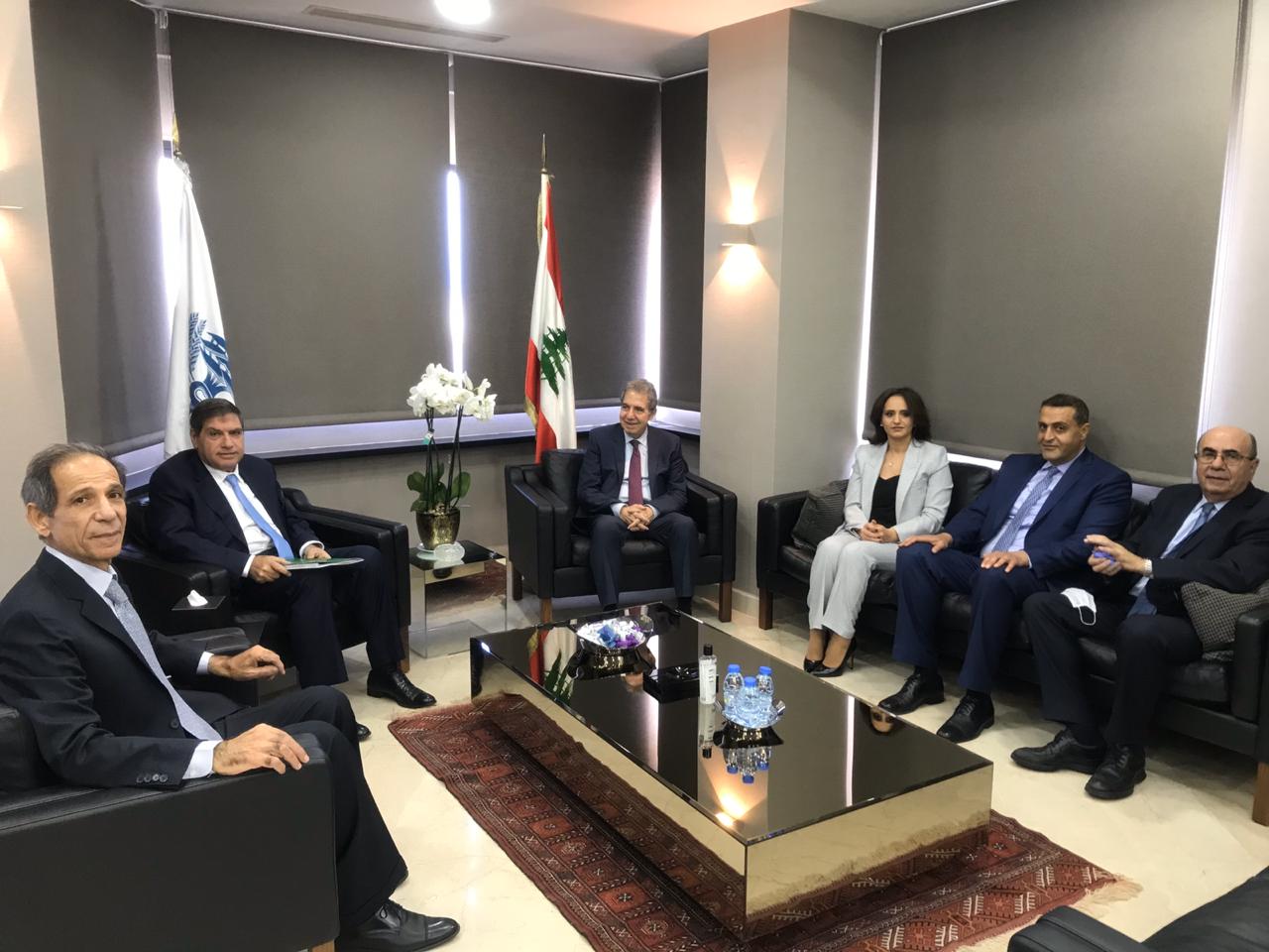 وزير المال يستقبل وفداً من إدارة حصر التبغ والتنباك