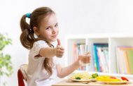 ما هي أهم الأطعمة التي تحسن صحة طفلك؟