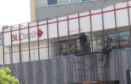 تحصينات حديدية لواجهات المصارف في صيدا