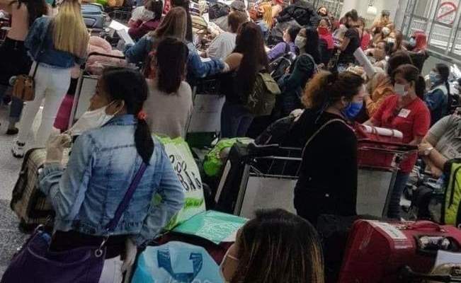 طائرة تابعة للخطوط الجوية القطرية تجلي المئات من العاملات الفليبينيات من لبنان