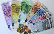 سعر اليورو هبط إلى ما دون الدولار الأميركي الواحد للمرة الأولى منذ نهاية 2002