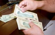 الدولار يقترب من 9 آلاف ليرة قبيل دخول الإقفال العام الشامل حيز التنفيذ