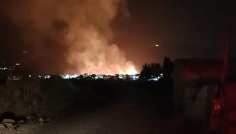 جيش العدو الإسرائيلي أطلق من مواقعه الخلفية قنابل مضيئة فوق بلدة الغجر