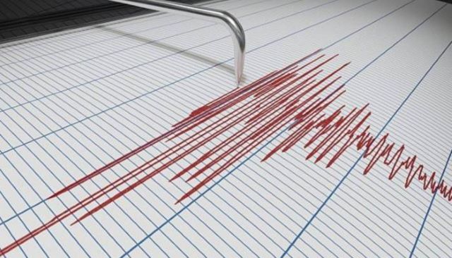 زلزال بقوة 7.6 درجة يضرب جزر في جنوب إندونيسيا