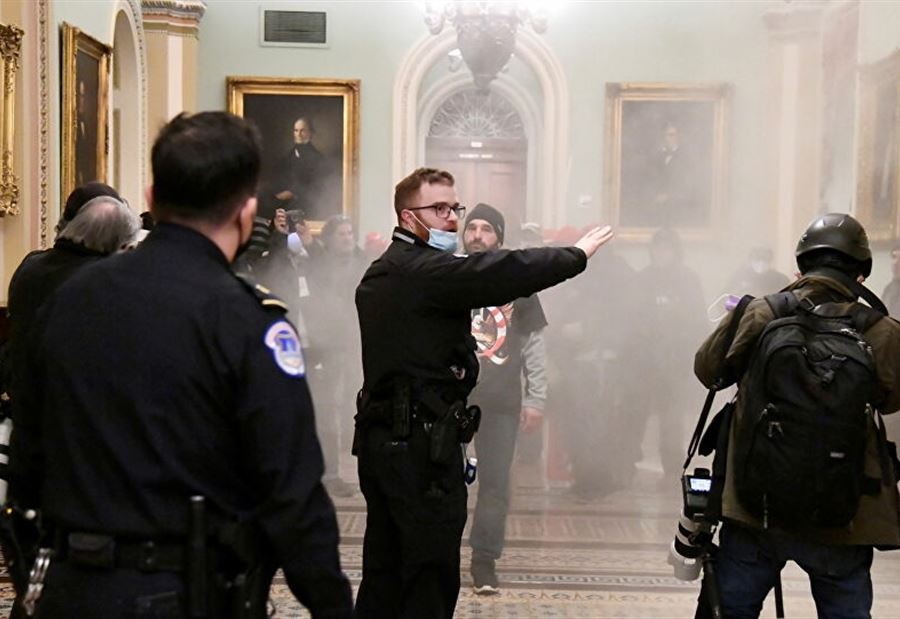 إصابة 50 ضابطا خلال اقتحام الكونغرس الأميركي