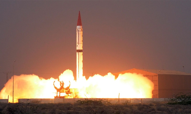 باكستان تجري تجربة ناجحة لصاروخ مداه 2750 كيلومترا