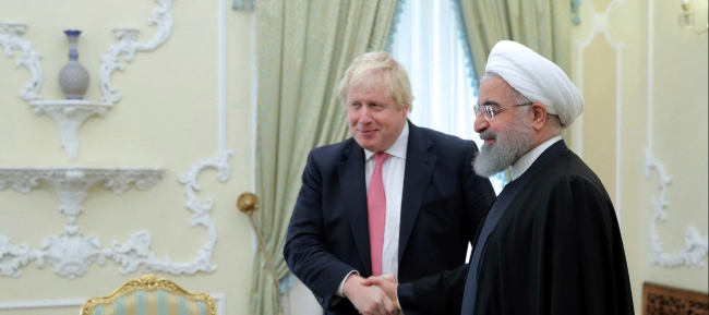 روحاني وجونسون بحثا الملف النووي الإيراني خلال اتصال هاتفي
