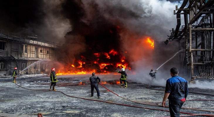 حريق في مجمع بتروكيماويات في كنغان في محافظة بوشهر الإيرانية