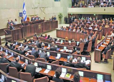 كنيست العدو الإسرائيلي يبدأ التصويت على الميزانية ومصير الحكومة والبرلمان في خطر والفشل يعني التوجه لانتخابات جديدة