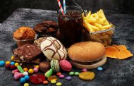 أسوأ 4 عادات غذائية لصحة الكبد… تجنّبوها!
