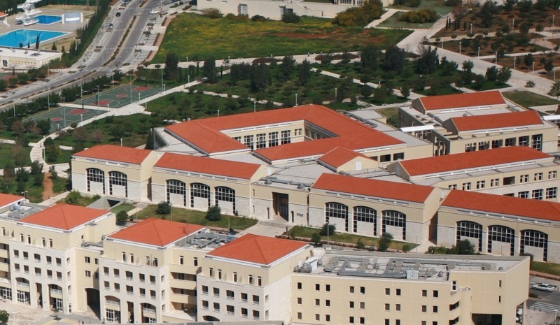 الجامعة اللبنانية حددت عطلة الجمعة العظيمة وعيد الفصح