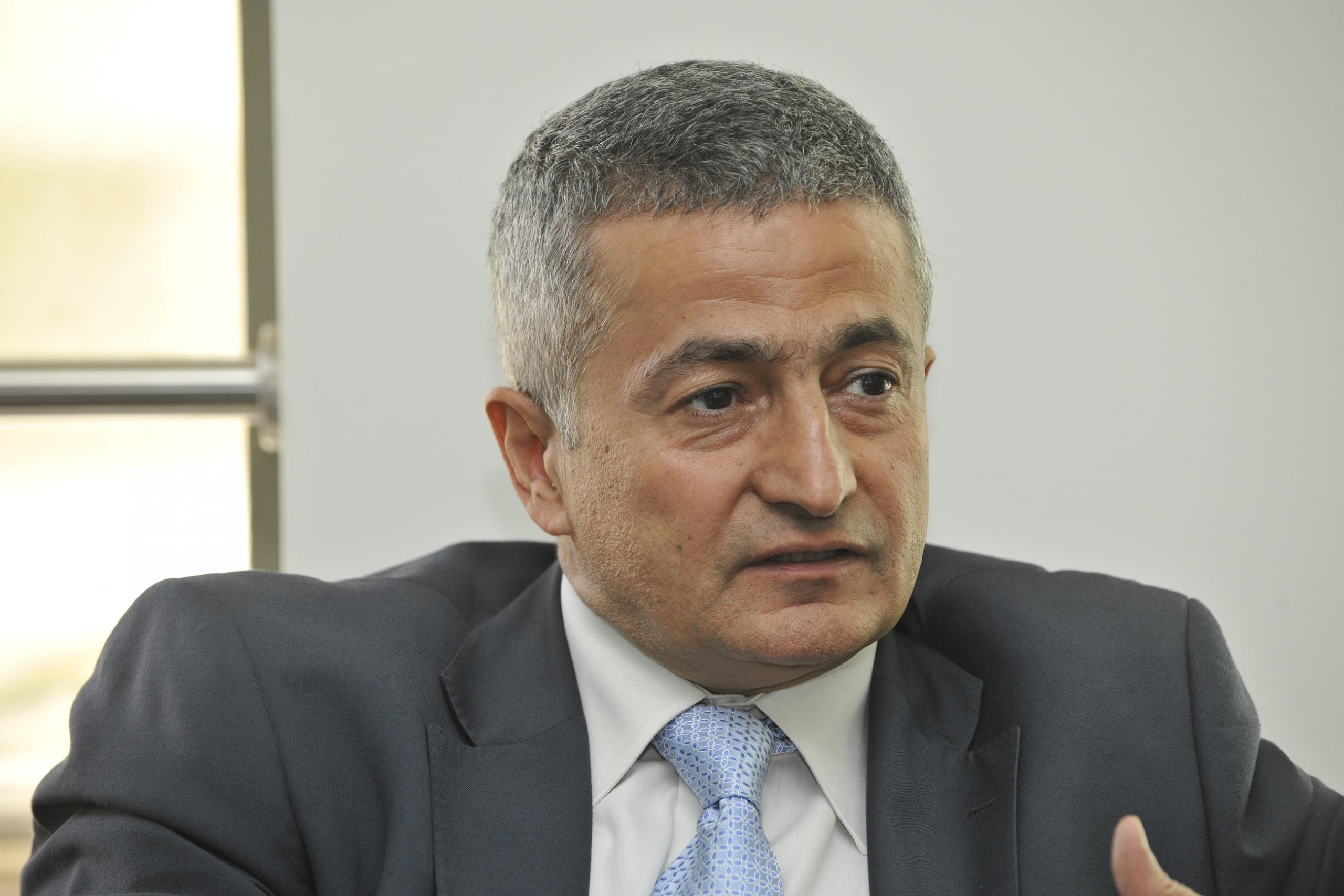 الخليل يصدر بيانًا بشأن مهلة تقديم التصاريح عن رسم خروج المسافرين جوًّا وبحرًا