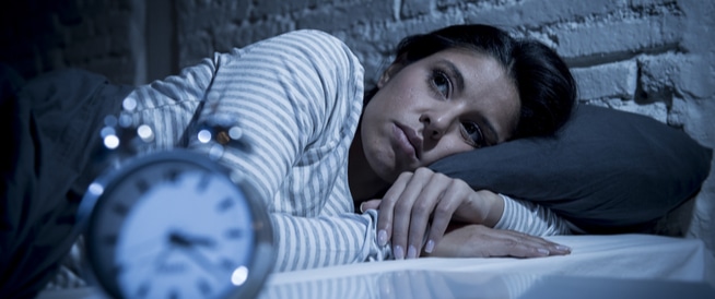 ما العلاقة بين قلة النوم وضعف البصر؟