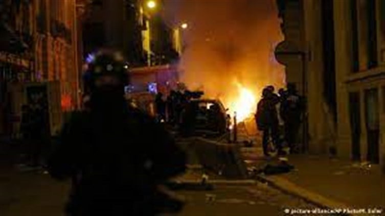 فرنسا.. توقيف 150 شخصا بعد ليلة عنف جديدة