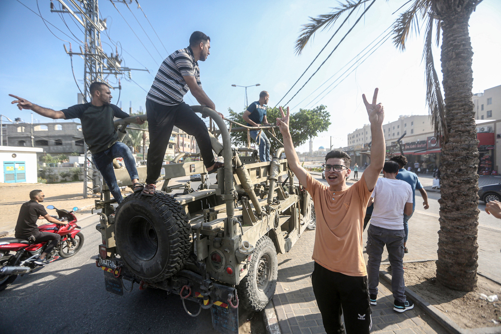 إعلام العدو: مقتل ما لا يقل عن 20 اسرائيليًا منذ بدء هجوم 