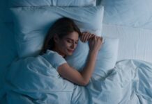 هل يساعد عد الأغنام على النوم سريعا؟